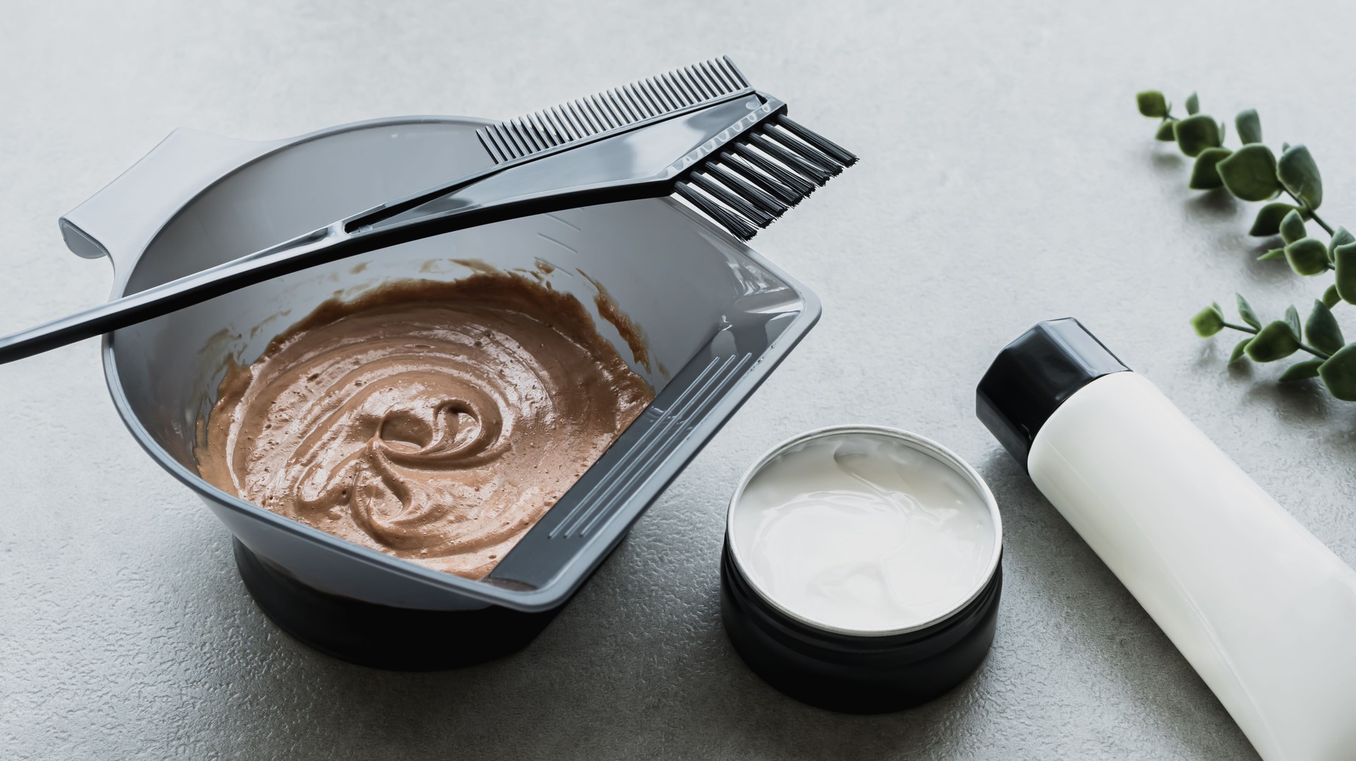 Hair dye. Tools for graying hair and hair coloring.